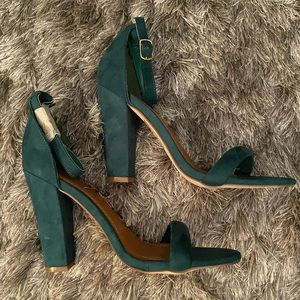 Shoe Republic LA Emerald Green Heels — Size 7.5